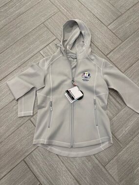 Sunice 2025 Ryder Cup Light Gray Women’s Hooded Jacket